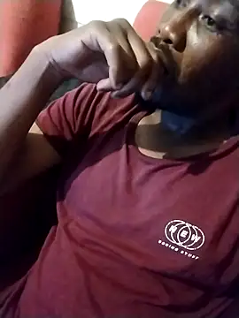 Snapshot of angeloreal chatting on December 17, 2025, 5:19 pm angeloreal online show from December 17, 2025, 5:19 pm