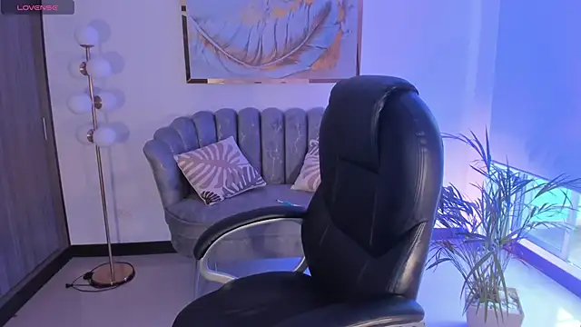 ZoePresleyX online show from February 5, 2025, 10:01 pm