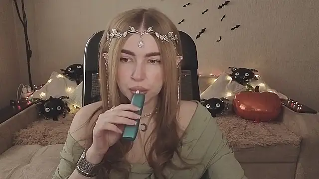 ViolettaLopez online show from October 30, 2025, 10:49 am