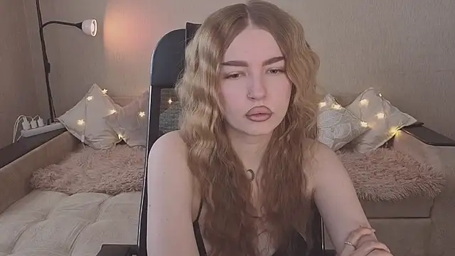 ViolettaLopez online show from February 20, 2026, 12:27 pm