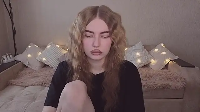 ViolettaLopez online show from March 21, 2026, 1:37 pm