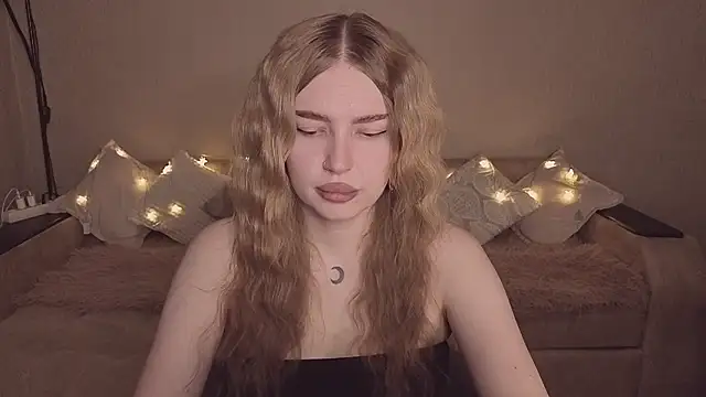 ViolettaLopez online show from March 25, 2026, 4:02 pm