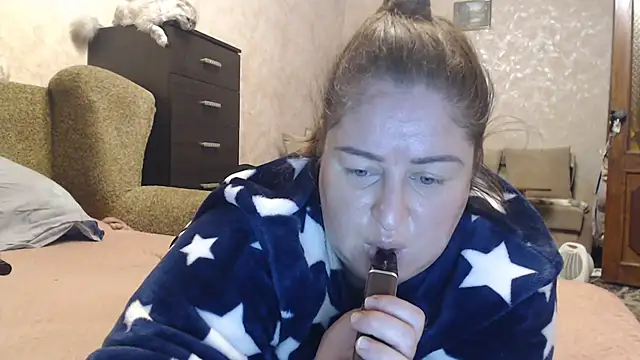 Amy August online show from November 29, 2025, 6:05 am