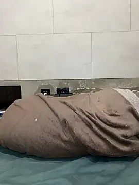 Snapshot of Krasav4ik4ik chatting on March 13, 2025, 10:43 pm Krasav4ik4ik online show from March 13, 2025, 10:43 pm