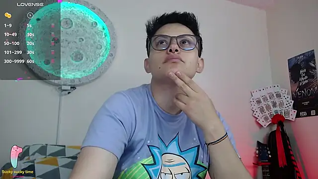 girl intense444 online show from February 13, 2025, 7:10 pm