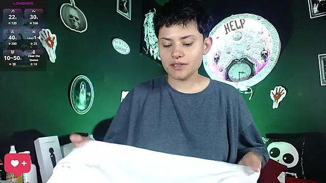 girl intense444 online show from October 29, 2025, 12:40 pm