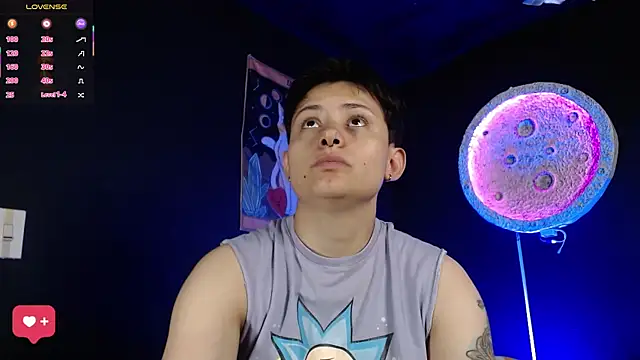 girl intense444 online show from March 24, 2026, 1:05 pm