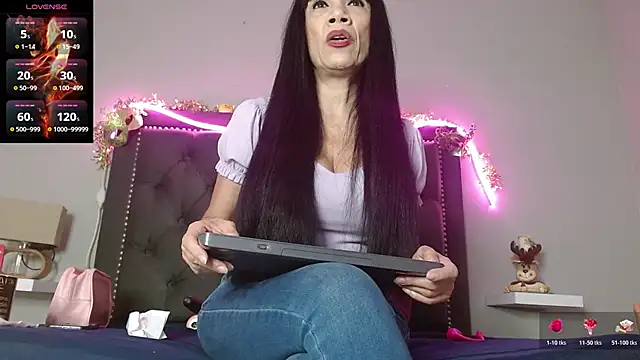 CharlotteLemke online show from January 14, 2026, 1:06 pm