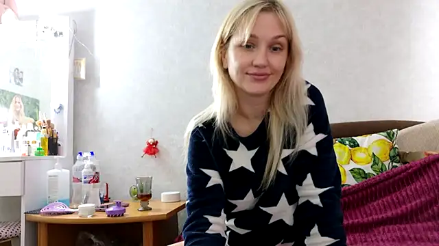 ModelEva online show from October 19, 2025, 8:15 am