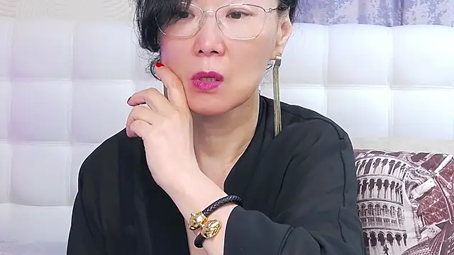 Asian legs online show from October 27, 2025, 9:13 am