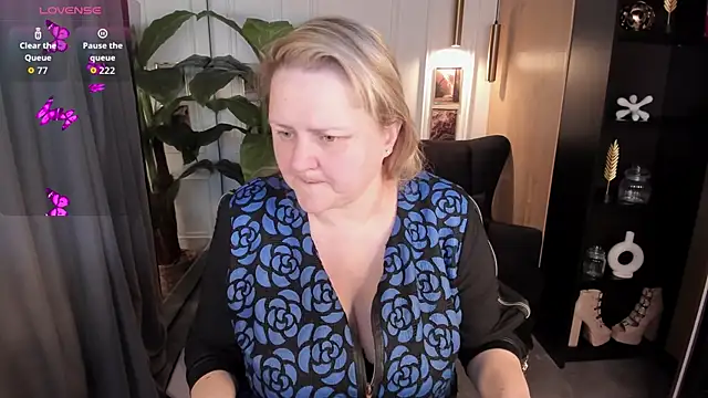 ScarlettSoft online show from June 2, 2026, 6:04 am