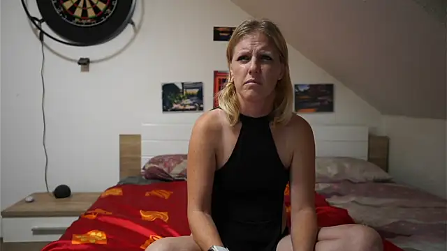 Moistdevil online show from October 15, 2025, 2:50 pm