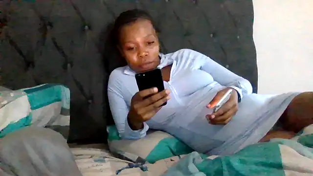 Snapshot of cherryontopy chatting on March 12, 2025, 4:46 pm cherryontopy online show from March 12, 2025, 4:46 pm