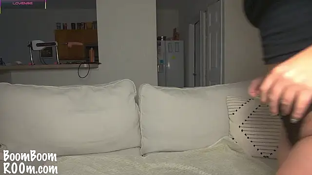 Snapshot of boomboomr00m chatting on March 9, 2025, 10:19 pm boomboomr00m online show from March 9, 2025, 10:19 pm