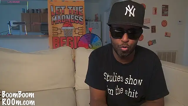 Snapshot of boomboomr00m chatting on March 22, 2025, 9:42 pm boomboomr00m online show from March 22, 2025, 9:42 pm