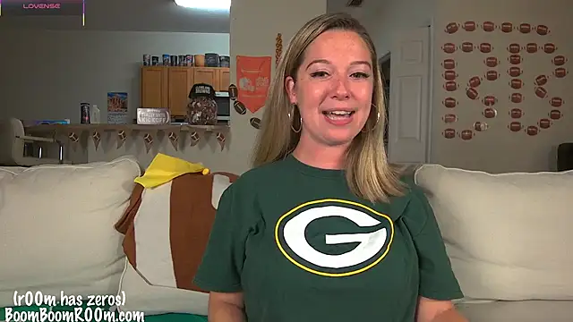 Snapshot of boomboomr00m chatting on September 12, 2025, 12:33 am boomboomr00m online show from September 12, 2025, 12:33 am