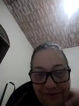 Snapshot of catdool chatting on February 19, 2025, 12:35 am catdool online show from February 19, 2025, 12:35 am