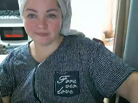 cute  cherry online show from December 12, 2024, 11:07 am