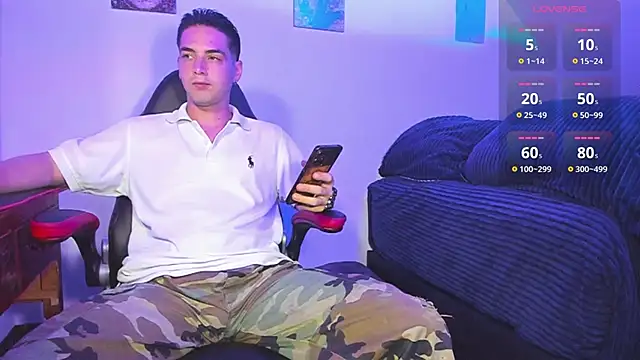 Snapshot of Alex_smith00 chatting on December 8, 2024, 11:40 pm Alex smith00 online show from December 8, 2024, 11:40 pm