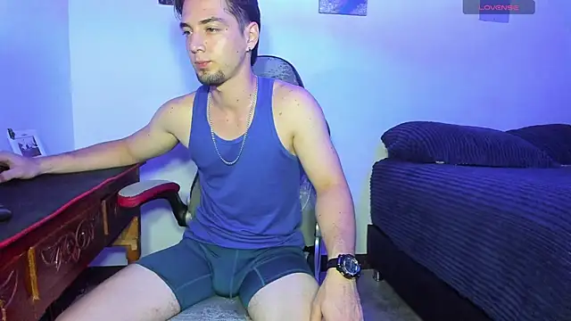 Snapshot of Alex_smith00 chatting on October 29, 2025, 2:36 am Alex smith00 online show from October 29, 2025, 2:36 am