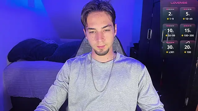 Alex smith00 online show from December 2, 2025, 9:32 pm