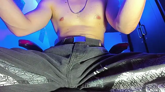 Alex smith00 online show from February 12, 2026, 6:36 pm