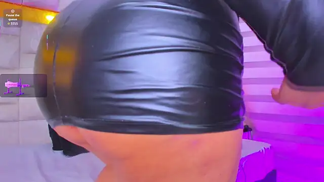 bigass monic online show from February 12, 2026, 2:28 am