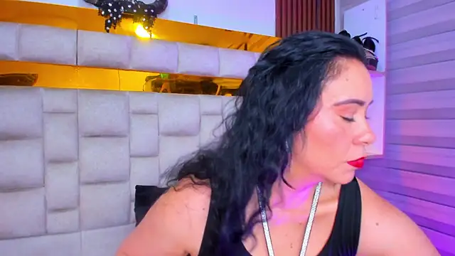 bigass monic online show from June 30, 2026, 2:23 am