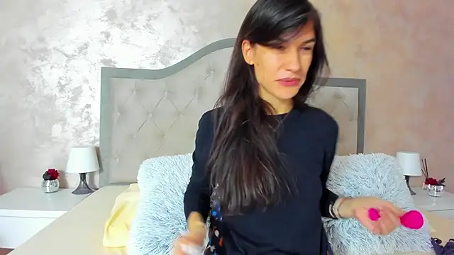 JennaMyers online show from October 31, 2025, 8:10 pm