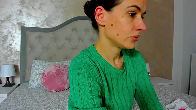 JennaMyers online show from April 15, 2026, 7:32 pm