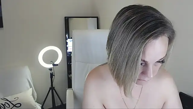 Snapshot of Tilly_Eliot chatting on February 17, 2025, 2:04 pm Tilly Eliot online show from February 17, 2025, 2:04 pm