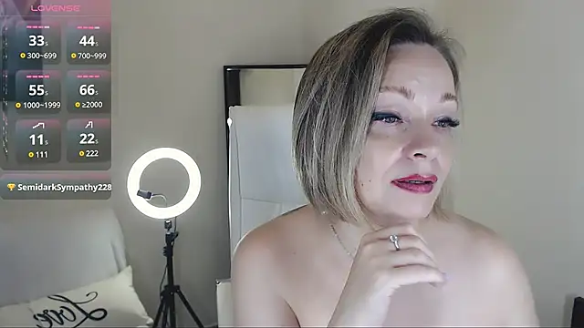 Snapshot of Tilly_Eliot chatting on February 28, 2025, 6:41 pm Tilly Eliot online show from February 28, 2025, 6:41 pm