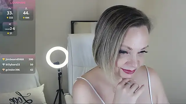 Snapshot of Tilly_Eliot chatting on March 5, 2025, 12:38 am Tilly Eliot online show from March 5, 2025, 12:38 am