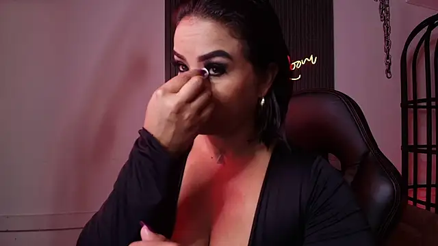 arianna smith  online show from November 16, 2025, 11:49 am