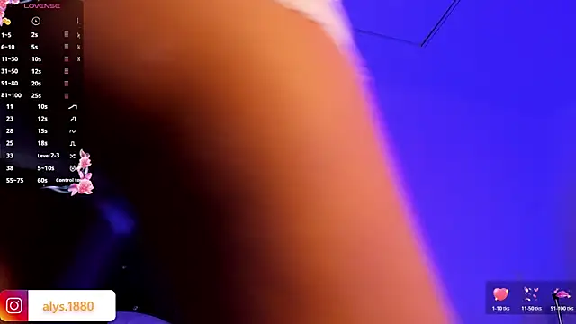 alysson 18 online show from November 26, 2025, 1:23 pm