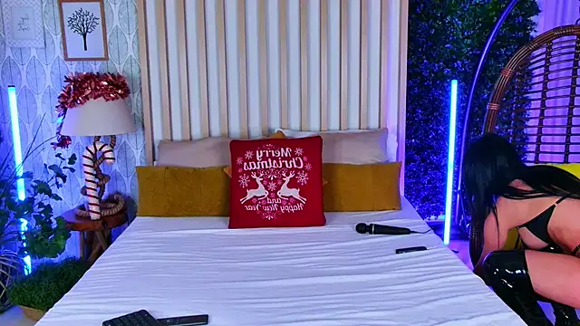 NikkiStarX online show from December 18, 2025, 4:40 am