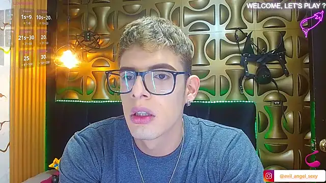 angel sexyevil online show from November 11, 2025, 12:27 pm