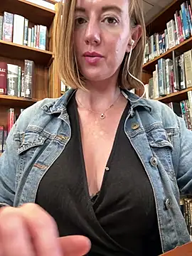 TopsyWilde online show from January 10, 2025, 12:36 pm