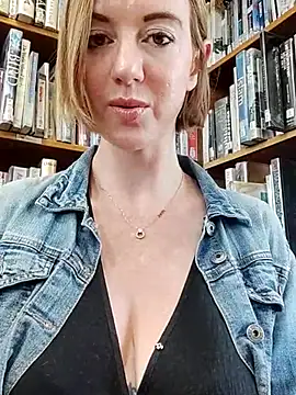 TopsyWilde online show from February 26, 2025, 8:48 am