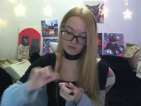 SecretSophia online show from October 31, 2025, 1:12 pm