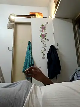 raji9290 online show from February 5, 2026, 12:37 am