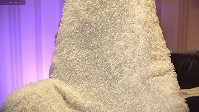 Snapshot of Danielle_Thomas chatting on December 21, 2024, 6:09 am Danielle Thomas online show from December 21, 2024, 6:09 am