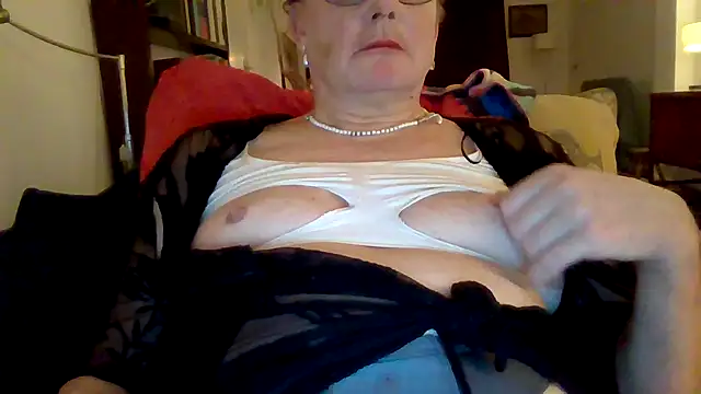 Mona-Mature online show from December 2, 2025, 11:45 pm
