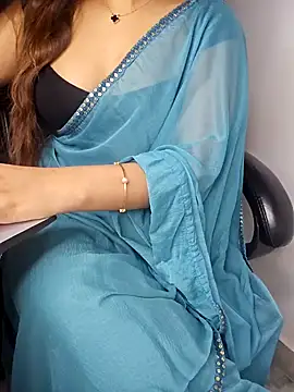 Snapshot of aliyaah_singh chatting on March 5, 2025, 8:42 pm aliyaah singh online show from March 5, 2025, 8:42 pm