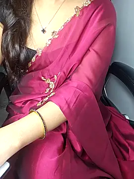 Snapshot of aliyaah_singh chatting on December 19, 2025, 6:04 pm aliyaah singh online show from December 19, 2025, 6:04 pm