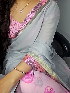 Snapshot of aliyaah_singh chatting on February 23, 2026, 5:43 pm aliyaah singh online show from February 23, 2026, 5:43 pm