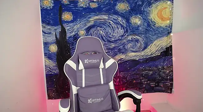 cutie and slutty online show from March 5, 2025, 3:40 pm