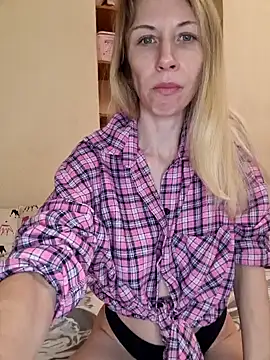 MissisMilk online show from January 5, 2025, 8:00 pm