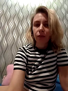 Snapshot of MissisMilk chatting on May 13, 2026, 1:52 pm MissisMilk online show from May 13, 2026, 1:52 pm