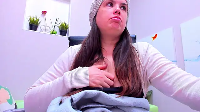 BattyMoll online show from December 16, 2024, 6:49 pm